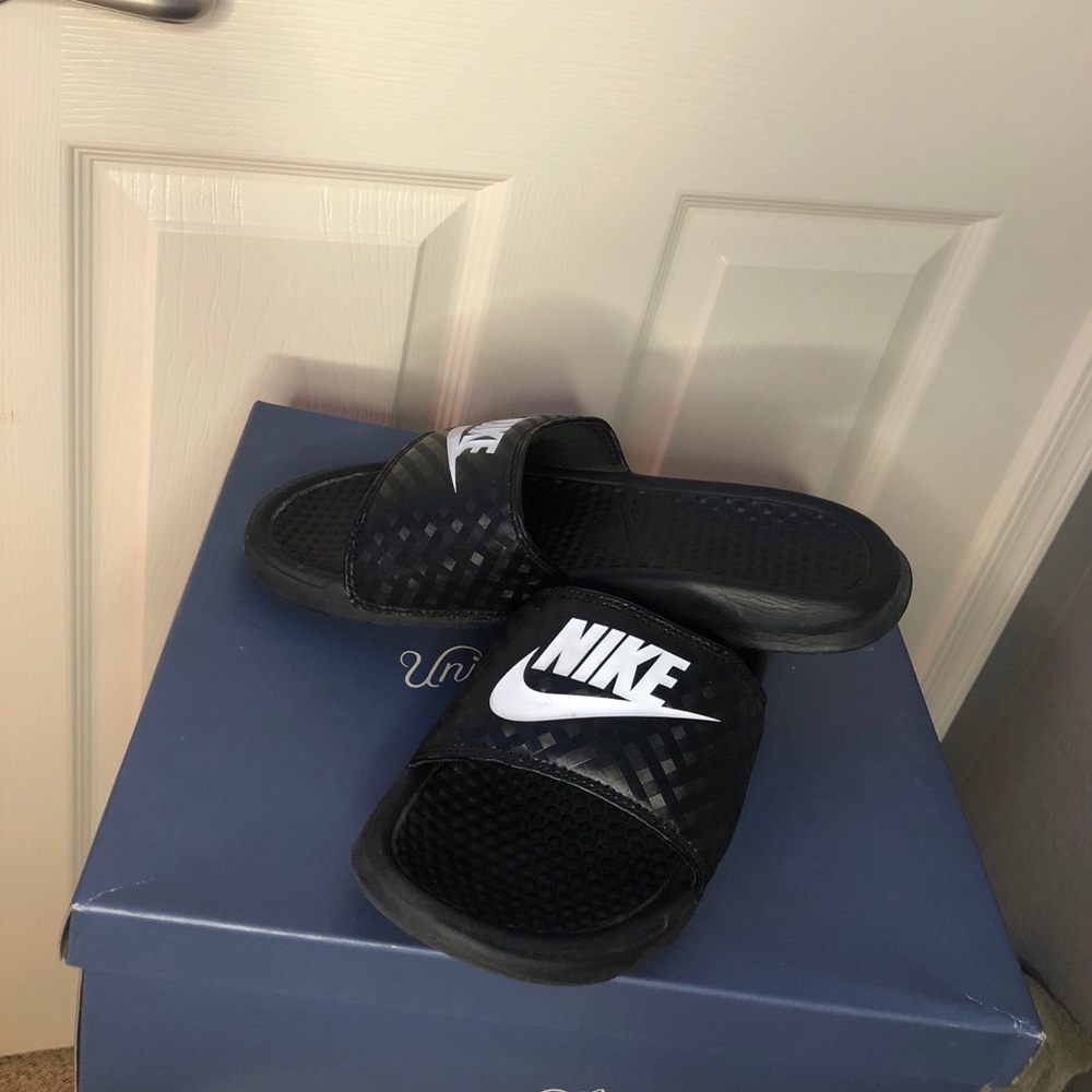 💘NIKE SLIDES